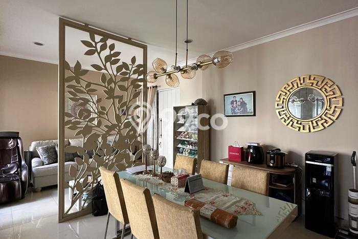 Jual Rumah Luas Elegan Dengan View Eksklusif di Grand Wisata, Bekasi Jual Rumah Luas Elegan Dengan View Eksklusif di Grand Wisata, Bekasi