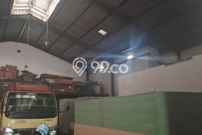 LOKASI STRATEGIS! Gudang di Cipondoh, Luas 700m2m², Kawasan Komersial LOKASI STRATEGIS! Gudang di Cipondoh, Luas 700m2m², Kawasan Komersial