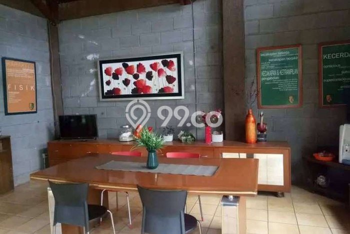 KESEMPATAN EMAS! Rumah di Cipaganti, Bandung, Luas 1324m² LB 380m² KESEMPATAN EMAS! Rumah di Cipaganti, Bandung, Luas 1324m² LB 380m²