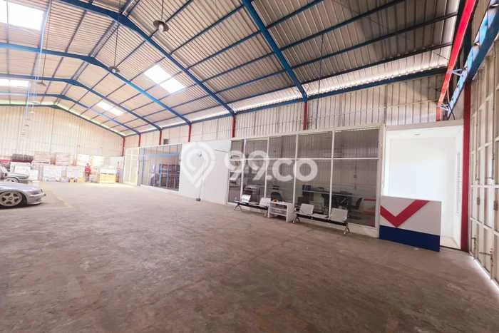 Unit Gudang disewakan di Mundu Cirebon dengan LT 1000m2 / LB 600m2 Unit Gudang disewakan di Mundu Cirebon dengan LT 1000m2 / LB 600m2