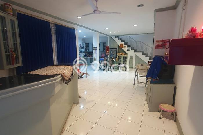 Rumah Berkualitas 4 Kamar Tidur dan 2 Kamar Mandi di Tuparev, Dekat Pusat Kota, Cirebon Rumah Berkualitas 4 Kamar Tidur dan 2 Kamar Mandi di Tuparev, Dekat Pusat Kota, Cirebon