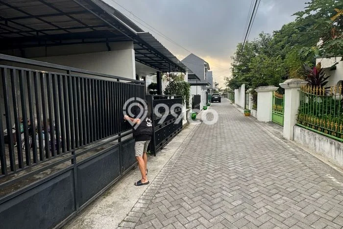 Rumah di Depok, Akses ke Tol, 3 KM, LT 100m² LB 90m² Rumah di Depok, Akses ke Tol, 3 KM, LT 100m² LB 90m²