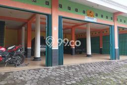 LOKASI PREMIUM! Komersial Area Bisnis Kawasan Mlati, Luas 380m2m², Siap Bisnis LOKASI PREMIUM! Komersial Area Bisnis Kawasan Mlati, Luas 380m2m², Siap Bisnis