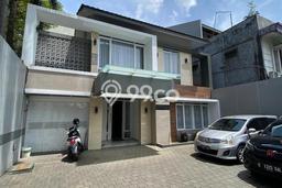 Ready to Use! Premium House LT 234m2 Desain Elegan di ciumbuleuit Ready to Use! Premium House LT 234m2 Desain Elegan di ciumbuleuit