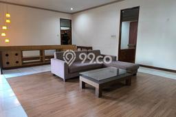 Rumah sangat terawat dan furnished di Setra Duta, Bandung Rumah sangat terawat dan furnished di Setra Duta, Bandung