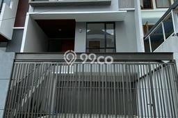 Rumah Kawasan Setra Duta, Luas 138m², Bangunan 275m² Rumah Kawasan Setra Duta, Luas 138m², Bangunan 275m²
