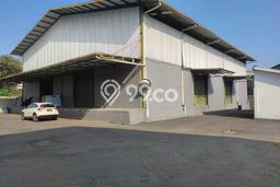 Gudang Lokasi Komersial di Kutawaringin, Luas 720m², Akses Utama Gudang Lokasi Komersial di Kutawaringin, Luas 720m², Akses Utama