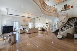 For Sale! Luxury House LT 1304m2 Desain Elegan di Setra Duta For Sale! Luxury House LT 1304m2 Desain Elegan di Setra Duta
