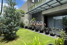 Hunian Mewah LB 550m2 Siap Pakai Desain Elegan di Setiabudi, Bandung Hunian Mewah LB 550m2 Siap Pakai Desain Elegan di Setiabudi, Bandung
