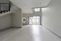 Jual Rumah Luas Elegan Dengan View Eksklusif di Setra Duta, Bandung Jual Rumah Luas Elegan Dengan View Eksklusif di Setra Duta, Bandung