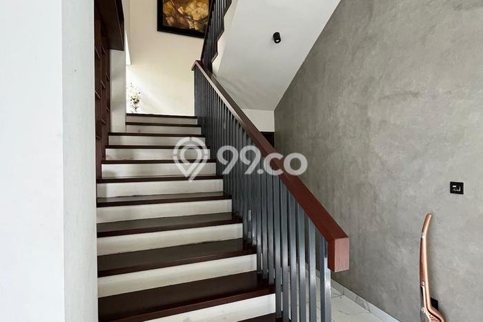 Hunian Mewah LB 550m2 Siap Pakai Desain Elegan di Setiabudi, Bandung Hunian Mewah LB 550m2 Siap Pakai Desain Elegan di Setiabudi, Bandung