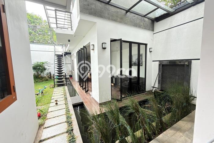 Rumah Mewah LB 350m2 Siap Pakai Desain Elegan di Setra Sari, Bandung Rumah Mewah LB 350m2 Siap Pakai Desain Elegan di Setra Sari, Bandung