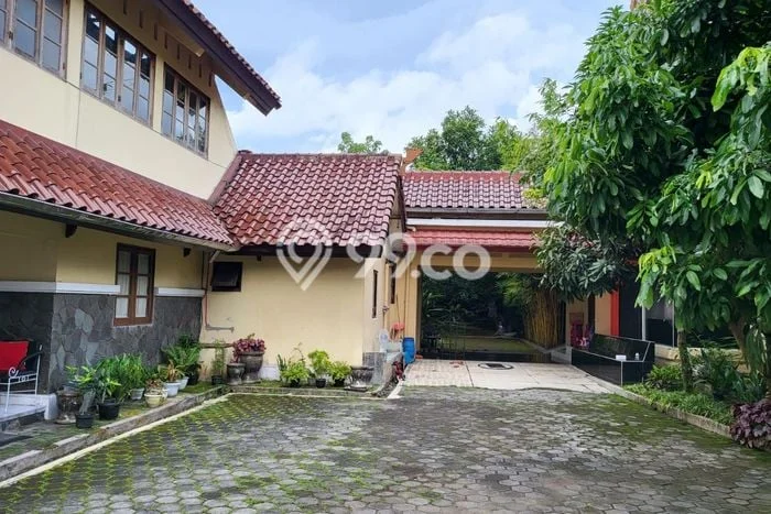 Hunian Mewah LB 480m2 Siap Huni Desain Elegan di kaliurang, Yogyakarta Hunian Mewah LB 480m2 Siap Huni Desain Elegan di kaliurang, Yogyakarta