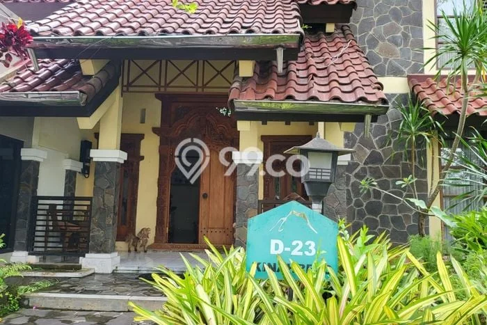 Hunian Mewah LB 480m2 Siap Huni Desain Elegan di kaliurang, Yogyakarta Hunian Mewah LB 480m2 Siap Huni Desain Elegan di kaliurang, Yogyakarta