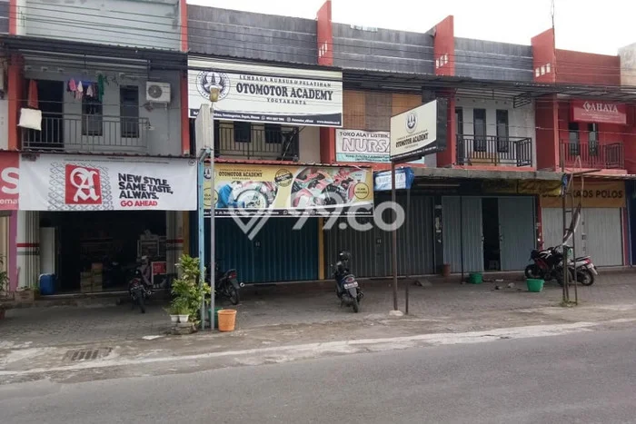 For Rent Ruko Kawasan Condong Catur, Luas 108m², Kawasan Berkembang For Rent Ruko Kawasan Condong Catur, Luas 108m², Kawasan Berkembang