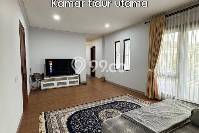 Rumah Mewah LB 400m2 Siap Pakai Desain Elegan di BSD The Green, Tangerang Rumah Mewah LB 400m2 Siap Pakai Desain Elegan di BSD The Green, Tangerang