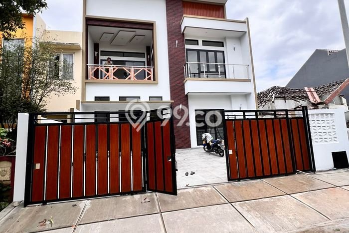 Rumah Mewah LB 300m2 Siap Pakai Desain Elegan di BSD Kencana Loka, Tangerang Rumah Mewah LB 300m2 Siap Pakai Desain Elegan di BSD Kencana Loka, Tangerang