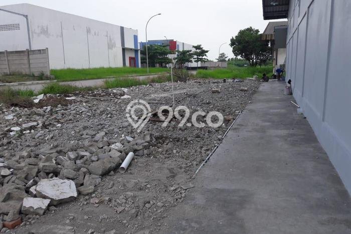 Gudang Dijual di Karawang LT 1356m2 & LB 720m2 Lokasi Terbaik! Gudang Dijual di Karawang LT 1356m2 & LB 720m2 Lokasi Terbaik!