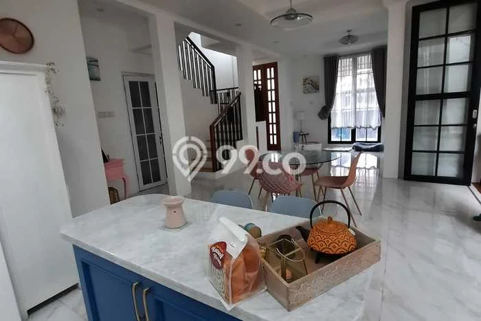 Rumah Luas Asri 4 KT Siap Pakai di Graha Raya Bintaro Tangerang Selatan Rumah Luas Asri 4 KT Siap Pakai di Graha Raya Bintaro Tangerang Selatan