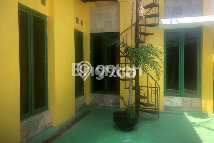 Unit Komersial Dijual di Denpasar LT 1300m2 & LB 240m2 Unit Komersial Dijual di Denpasar LT 1300m2 & LB 240m2