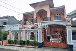 For Sale! Luxury House LT 210m2 Desain Modern di Galaxy For Sale! Luxury House LT 210m2 Desain Modern di Galaxy