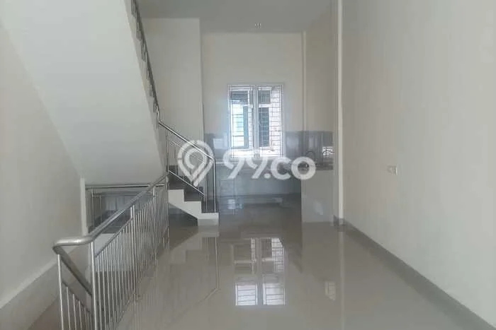 KAWASAN KOMERSIAL! Ruko Disewakan di Medan Polonia, Luas 192m2m², Akses Utama KAWASAN KOMERSIAL! Ruko Disewakan di Medan Polonia, Luas 192m2m², Akses Utama