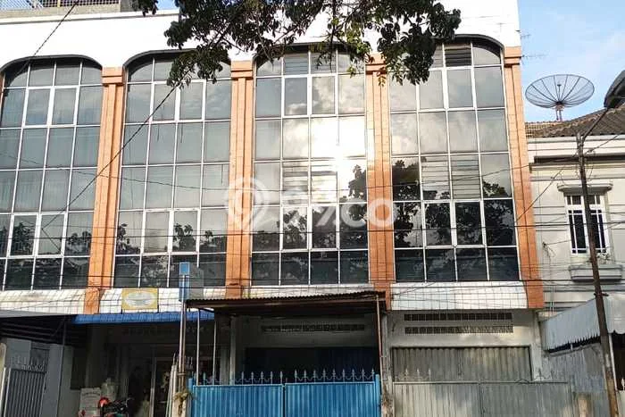 Ruko untuk disewa di Medan Perjuangan punya LT 100m2 & LB 272m2 harga sewa kompetitif Ruko untuk disewa di Medan Perjuangan punya LT 100m2 & LB 272m2 harga sewa kompetitif