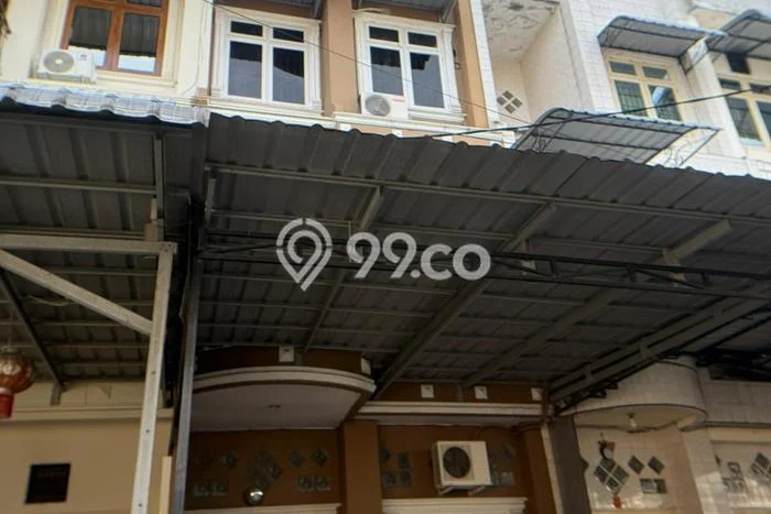 Lokasi strategis! Rumah siap pakai dikontrakkan di Medan Barat LB 211m2 Lokasi strategis! Rumah siap pakai dikontrakkan di Medan Barat LB 211m2