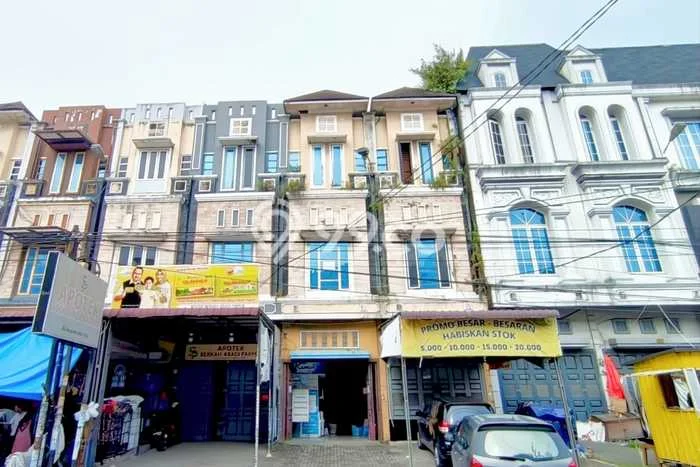 Area Ramai! Ruko Dijual di Medan Barat untuk Bisnis Luas Bangunan 224m2 Area Ramai! Ruko Dijual di Medan Barat untuk Bisnis Luas Bangunan 224m2