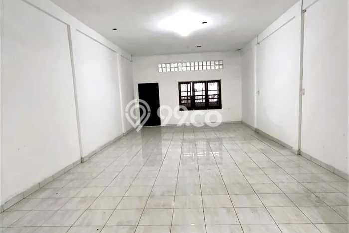 Ruko Disewa di Medan Area, Medan, LT 82m2 / LB 206m2 Ruko Disewa di Medan Area, Medan, LT 82m2 / LB 206m2