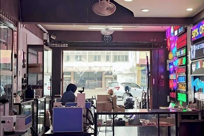 Ruko disewakan di Medan Area Medan dengan luas bangunan 270m2 Ruko disewakan di Medan Area Medan dengan luas bangunan 270m2