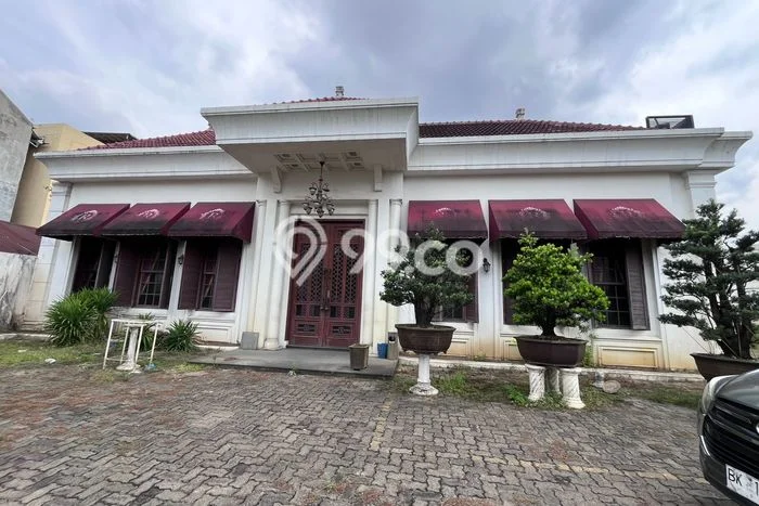 Lokasi terbaik! Rumah siap huni dikontrakkan di Medan Barat LB 1600m2 Lokasi terbaik! Rumah siap huni dikontrakkan di Medan Barat LB 1600m2