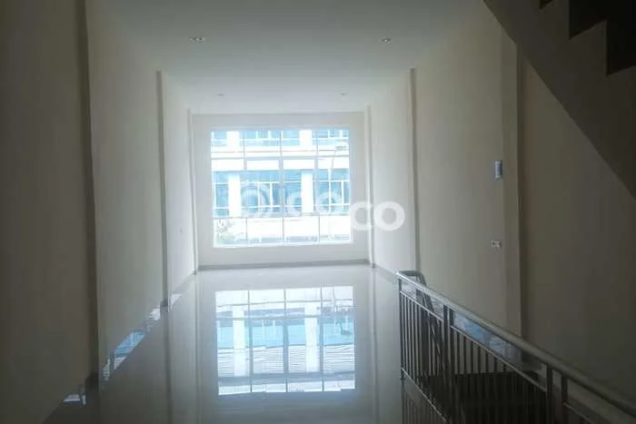 KAWASAN KOMERSIAL! Ruko Disewakan di Medan Polonia, Luas 192m2m², Akses Utama KAWASAN KOMERSIAL! Ruko Disewakan di Medan Polonia, Luas 192m2m², Akses Utama