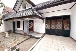 Jual Rumah Luas Elegan Dengan View Eksklusif di BSD City, Tangerang Jual Rumah Luas Elegan Dengan View Eksklusif di BSD City, Tangerang