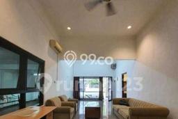 Rumah 5 Kamar Siap Huni Disewakan di Menteng Harga Kompetitif Rumah 5 Kamar Siap Huni Disewakan di Menteng Harga Kompetitif