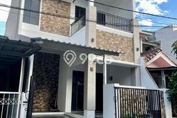 Rumah Modern 4 KT di Alam Sutera Tangerang Semi Furnished Rumah Modern 4 KT di Alam Sutera Tangerang Semi Furnished