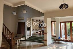 Rumah Luxury di Tangerang Lokasi Strategis Kondisi Baik Rumah Luxury di Tangerang Lokasi Strategis Kondisi Baik