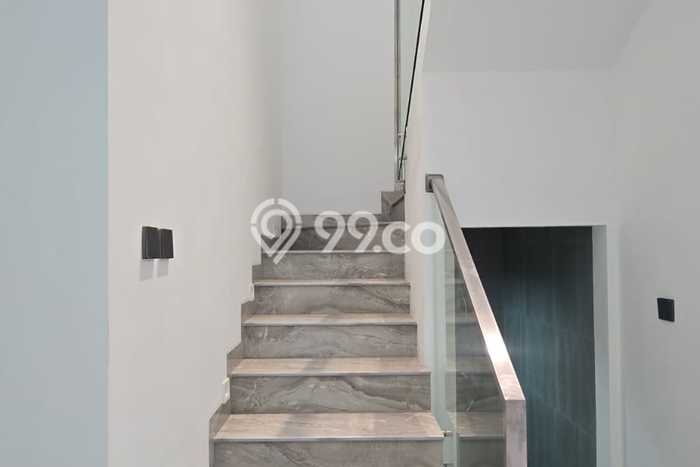 For Sale! Luxury House LT 102m2 Desain Elegan di Alam Sutera For Sale! Luxury House LT 102m2 Desain Elegan di Alam Sutera