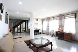 Ready to Use! Luxury House LT 254m2 Desain Modern di Tomang Ready to Use! Luxury House LT 254m2 Desain Modern di Tomang