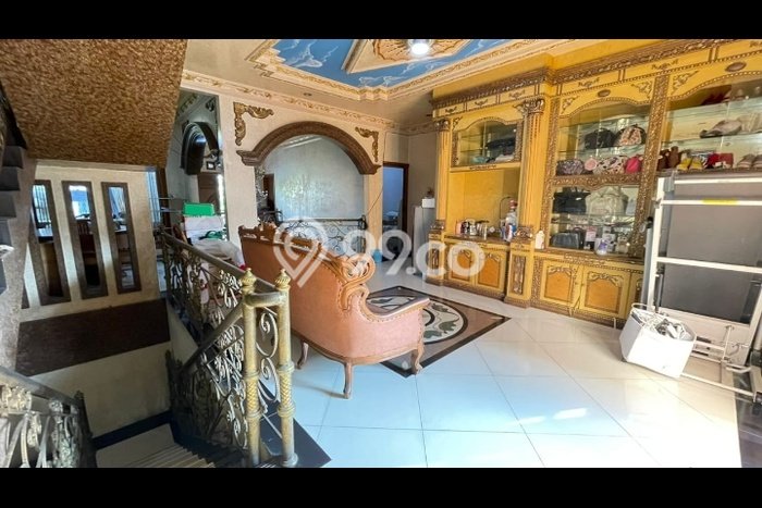 For Sale! Luxury House LT 180m2 Desain Elegan di Grand Wisata For Sale! Luxury House LT 180m2 Desain Elegan di Grand Wisata