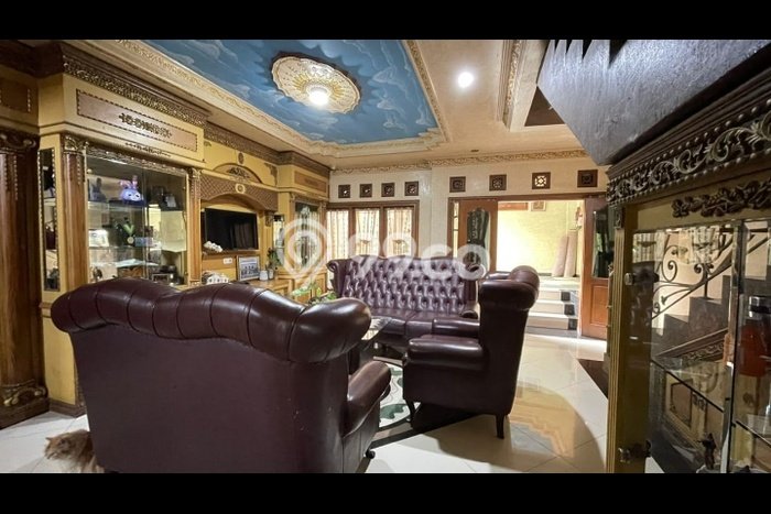For Sale! Luxury House LT 180m2 Desain Elegan di Grand Wisata For Sale! Luxury House LT 180m2 Desain Elegan di Grand Wisata
