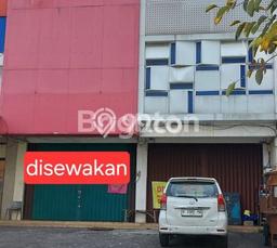 Ruko Disewa di Semarang dengan LB 300m2 Area Komersial Ramai Ruko Disewa di Semarang dengan LB 300m2 Area Komersial Ramai