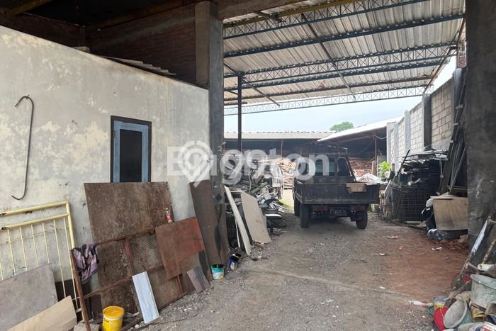 Unit Gudang Dijual di Semarang LT 1526m2 & LB 300m2 Unit Gudang Dijual di Semarang LT 1526m2 & LB 300m2
