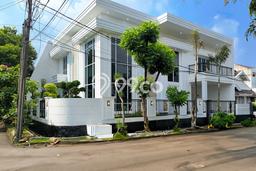 Ready to Use! Premium House LT 216m2 Desain Modern di Bintaro Ready to Use! Premium House LT 216m2 Desain Modern di Bintaro