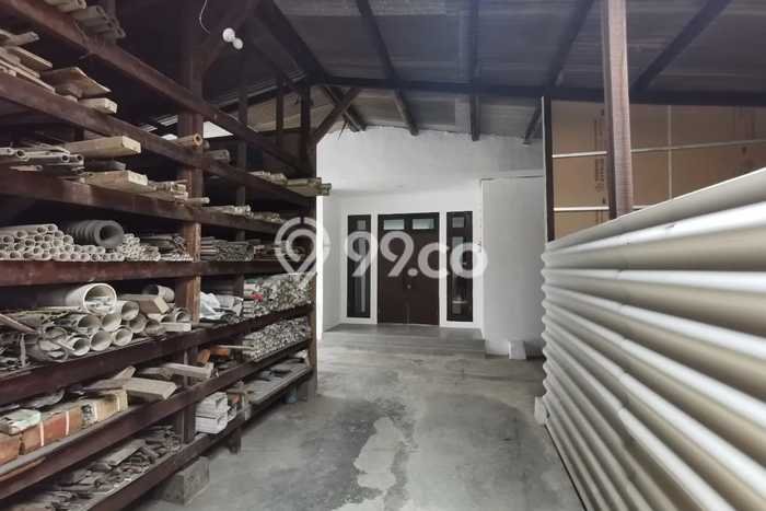 Area Ramai! Komersial Dijual di Senen untuk Bisnis Luas Bangunan 582m2 Area Ramai! Komersial Dijual di Senen untuk Bisnis Luas Bangunan 582m2
