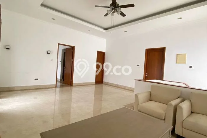 Rumah Modern Disewakan di Menteng Jakarta Pusat Area Sangat Strategis Rumah Modern Disewakan di Menteng Jakarta Pusat Area Sangat Strategis