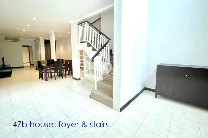 LOKASI PREMIUM! Rumah di , 4 KT, Lingkungan Strategis, LT 160m2m² Bangunan 305m2m² LOKASI PREMIUM! Rumah di , 4 KT, Lingkungan Strategis, LT 160m2m² Bangunan 305m2m²