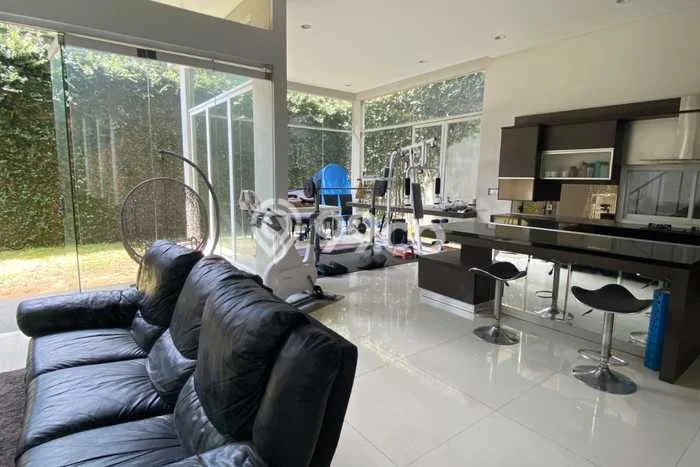 Rumah Elit LB 450m2 Siap Pakai Desain Elegan di Setra Indah, Bandung Rumah Elit LB 450m2 Siap Pakai Desain Elegan di Setra Indah, Bandung