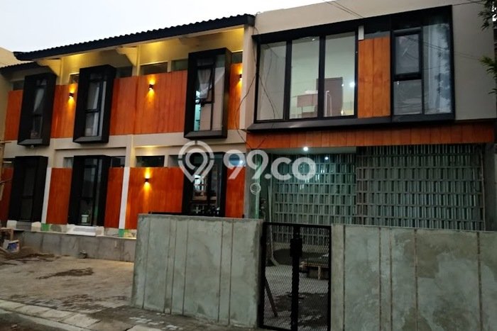 Ready to Use! Premium House LT 350m2 Desain Elegan di Ngesrep Ready to Use! Premium House LT 350m2 Desain Elegan di Ngesrep
