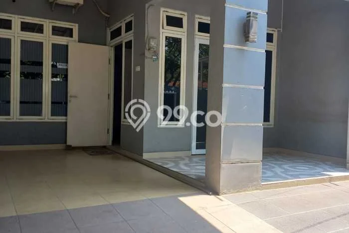 Disewakan! Rumah 4 Kamar Tidur &
3 Kamar Mandi di Lamper, Semarang Disewakan! Rumah 4 Kamar Tidur &
3 Kamar Mandi di Lamper, Semarang